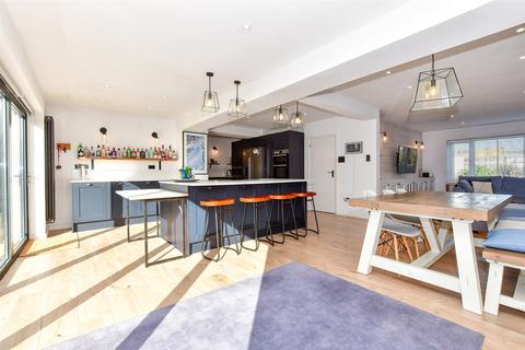 6 Canute Road, Birchington, CT7 9QJ