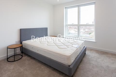 2 bedroom apartment to rent, Accolade Avenue, Southall UB1