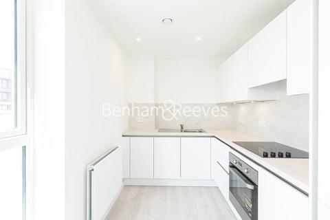 1 bedroom apartment to rent, East Acton Lane, Acton W3