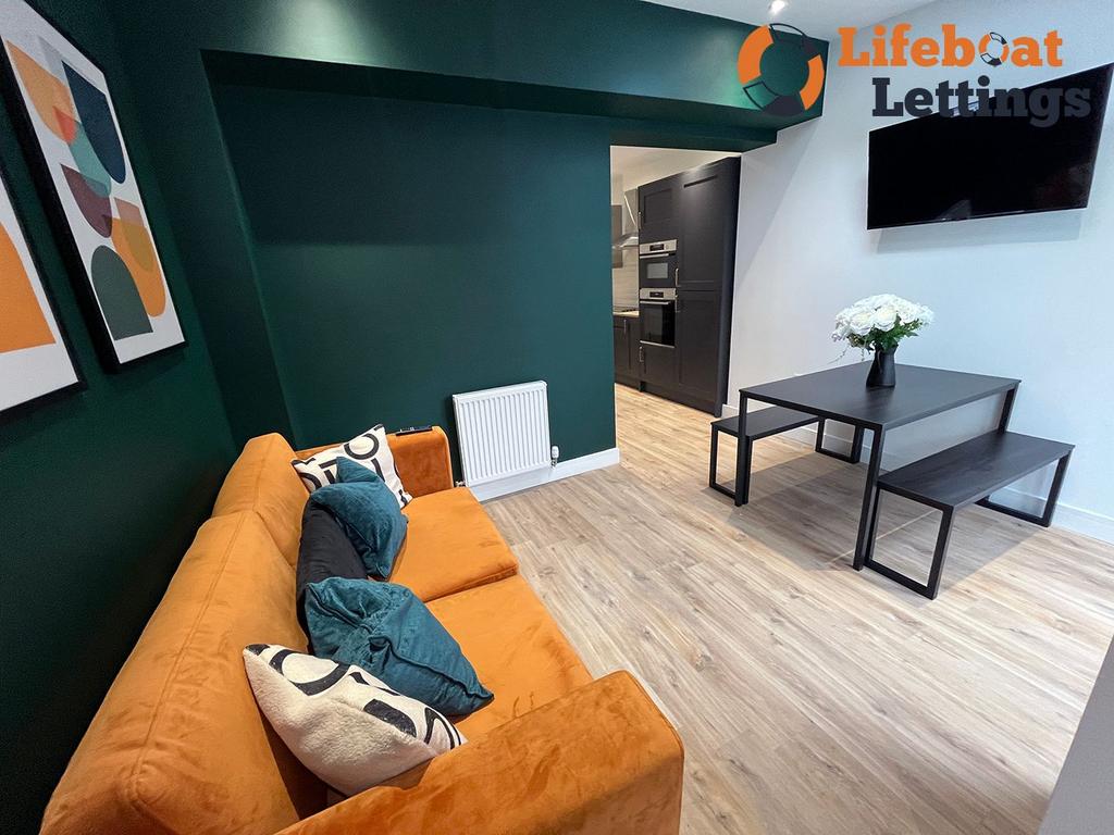 Shared Lounge Diner b
