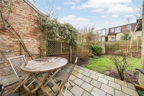 9 Lavington Road, London, W13 9NN