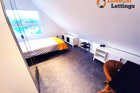 1 bedroom in a house share to rent, 1 Radnor Park Road, Folkestone CT19