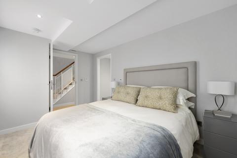 3 bedroom apartment for sale, Berners Street, London, W1T
