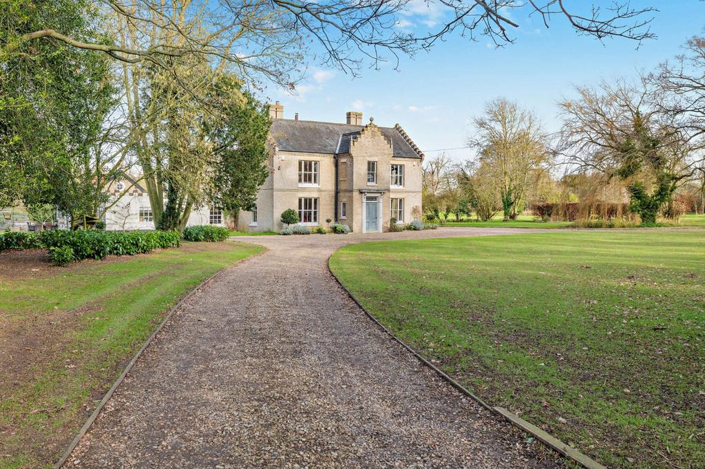 Lundy Green, Hempnall, Norwich, Norfolk 5 bed detached house for sale