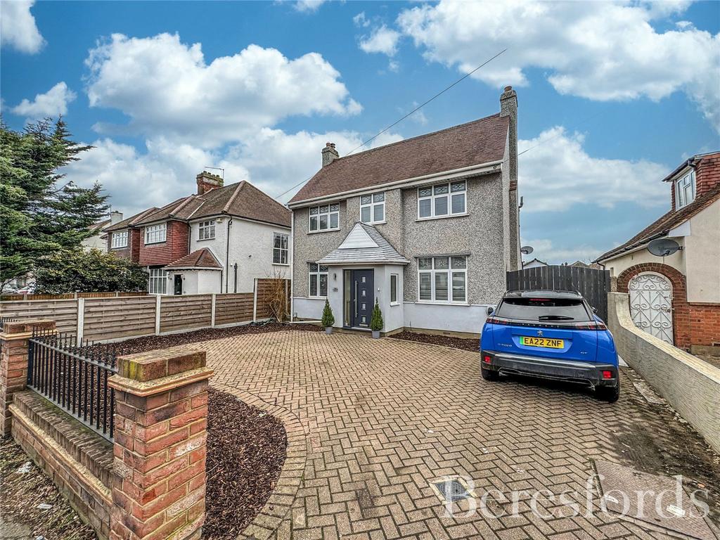 Squirrels Heath Road, Romford, RM3 4 bed detached house for sale £800,000