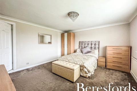 39 Squirrels Heath Road, Romford, RM3 0LH