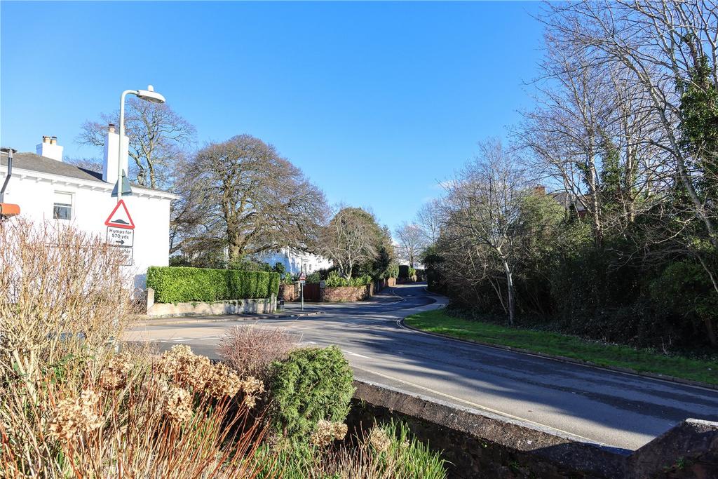 Fonthill Cross