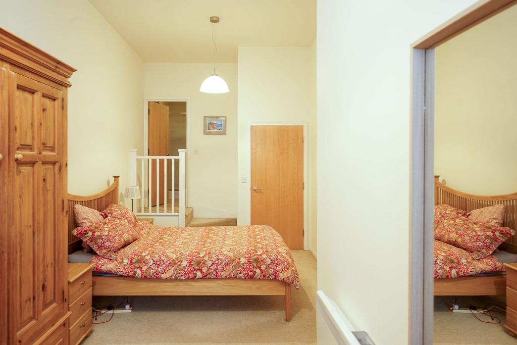 Photograph 18