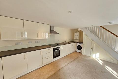 2 bedroom end of terrace house to rent, High Street, Wrington