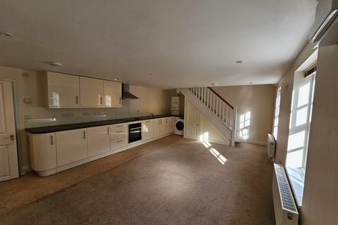 2 bedroom end of terrace house to rent, High Street, Wrington