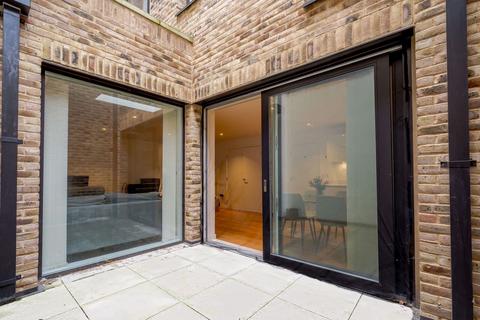 3 bedroom townhouse for sale, Hand Axe Yard, London, WC1X