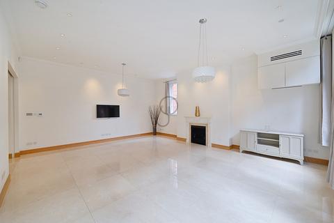 3 bedroom apartment to rent, London W1K