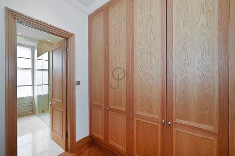 3 bedroom apartment to rent, London W1K