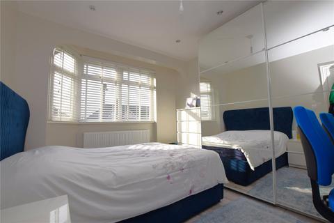 107 Gresham Drive, Romford, RM6 4TR