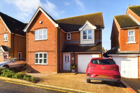 4 bedroom detached house for sale, Quilters Drive, Billericay