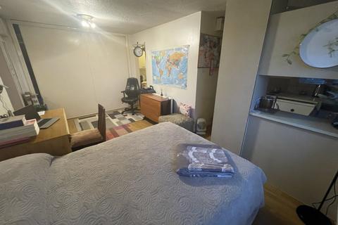 undefined, Bluebell Rise, Lightwater, Surrey, GU18