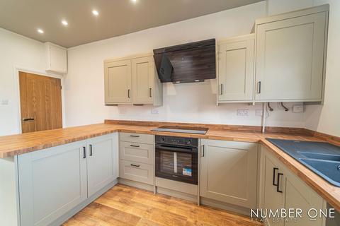 3 bedroom end of terrace house for sale, Sunnybank Road, Griffithstown, NP4