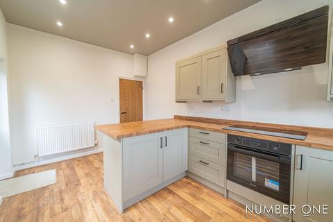 3 bedroom end of terrace house for sale, Sunnybank Road, Griffithstown, NP4