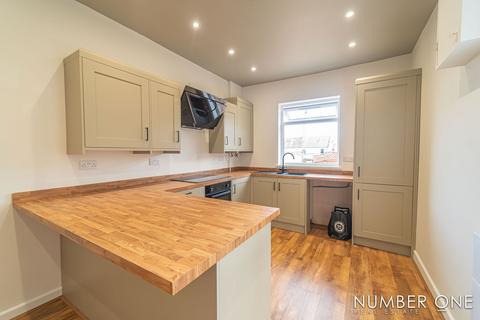 3 bedroom end of terrace house for sale - Sunnybank Road, Griffithstown, NP4