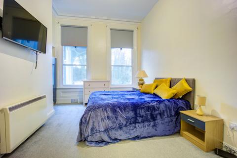 2 bedroom flat for sale - Phoenix House , Queen Street,