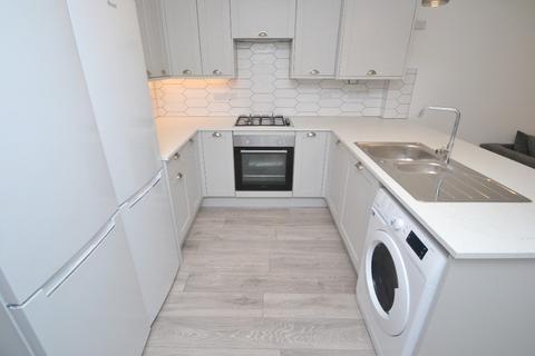 3 bedroom flat to rent - Musters Road , Nottingham NG2