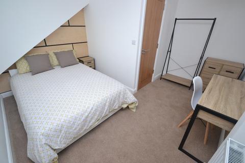3 bedroom flat to rent - Musters Road , Nottingham NG2