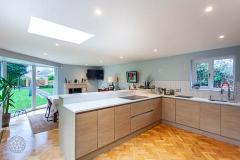 1 Sandfield Drive, Lostock, Bolton, BL6 4DU