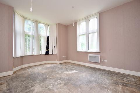 2 bedroom flat for sale, Grosvenor Gate, Leicester, Humberstone, LE5