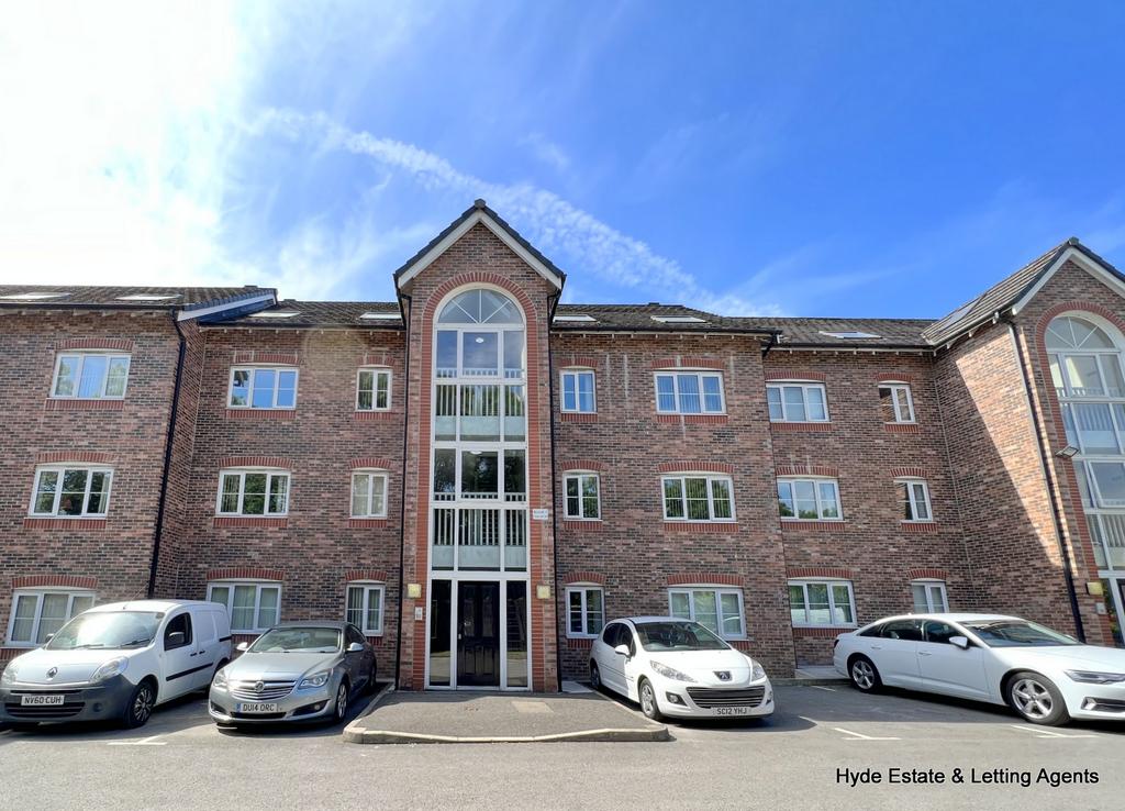 Moss Lane, Bolton BL6 2 bed apartment £870 pcm (£201 pw)