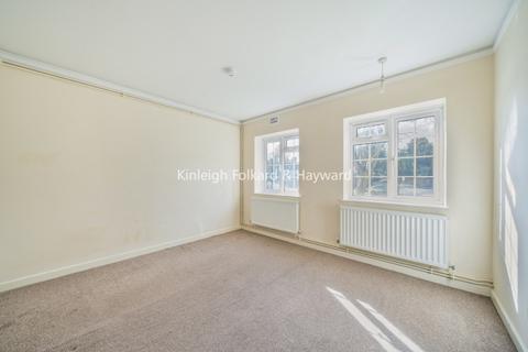 2 bedroom apartment to rent, Brent Street London NW4