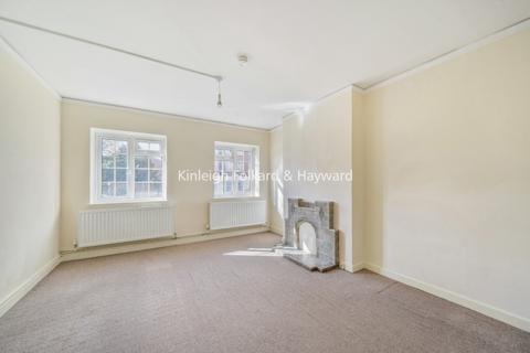 2 bedroom apartment to rent, Brent Street London NW4