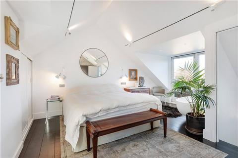 4 bedroom end of terrace house for sale, St. Georges Road, London, SE1