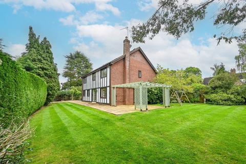 5 bedroom detached house to rent, Heathway, East Horsley, Leatherhead, KT24