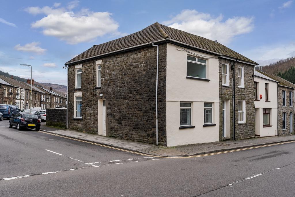 Gwendoline Street, Treherbert CF42 4 bed end of terrace house for sale
