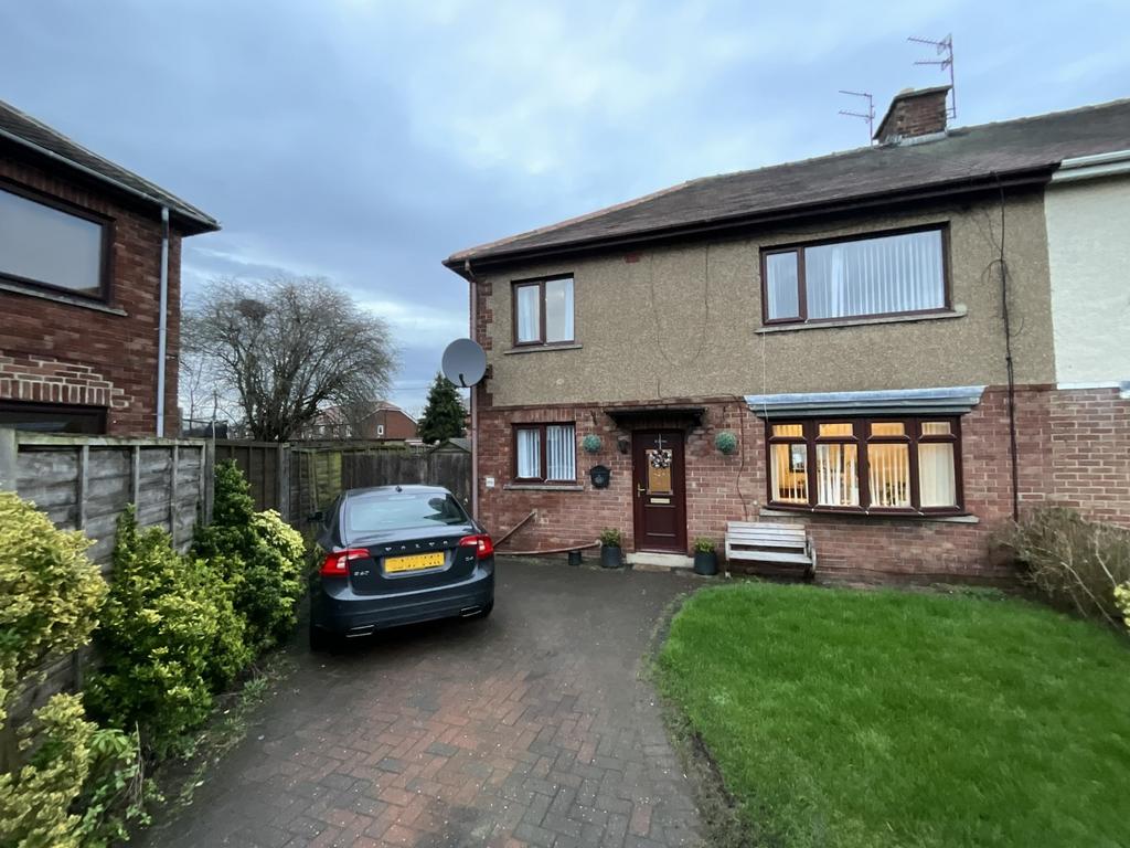 Barnard Grove, Jarrow, Tyne and Wear... 3 bed semidetached house £