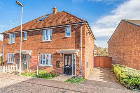 3 bedroom semi-detached house for sale - James Major Court, Cleethorpes, Lincolnshire, DN35