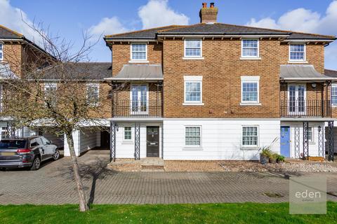 5 bedroom terraced house for sale, Maypole Drive, Kings Hill, ME19