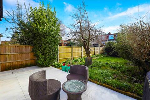 35 Niagara Avenue, London, W5 4UD