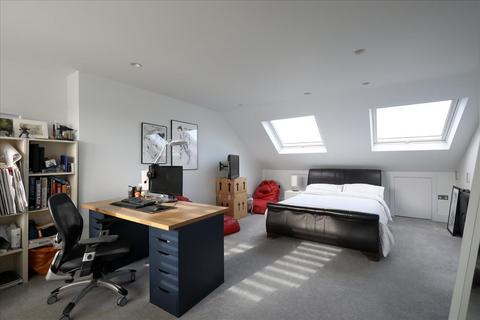 35 Niagara Avenue, London, W5 4UD