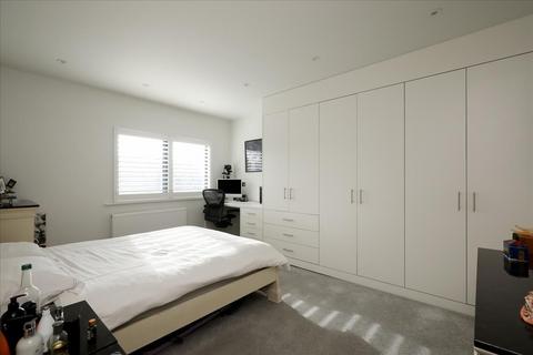 35 Niagara Avenue, London, W5 4UD