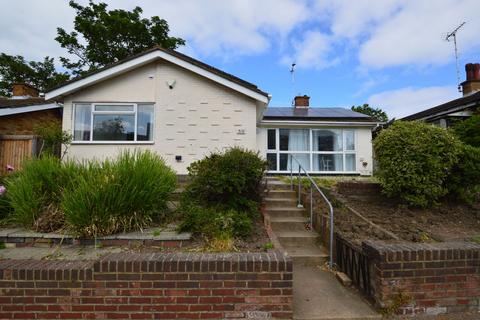 4 bedroom detached bungalow to rent - Victoria Avenue, Southend-On-Sea, SS2