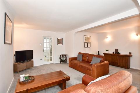 3 bedroom terraced house for sale, High Meadows, Chigwell, Essex