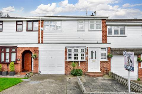 3 bedroom terraced house for sale, High Meadows, Chigwell, Essex