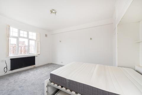 Studio to rent, Gilling Court, Belsize Grove, London, NW3