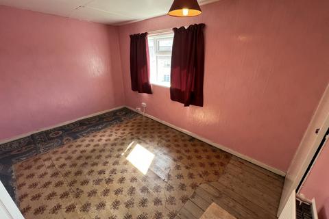 39 Nant Eirin, Tonyrefail, Porth, CF39 8DP