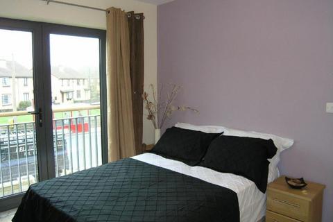 4 bedroom house to rent, Bentley Lane, Leeds