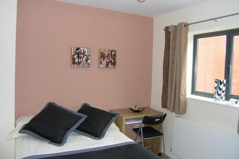 4 bedroom house to rent, Bentley Lane, Leeds