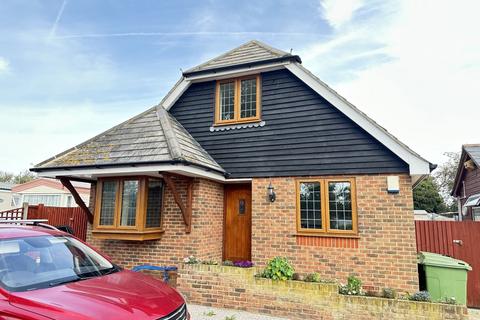 4 bedroom detached house to rent - Plough Road Minster On Sea ME12