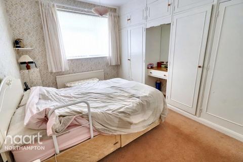 2 bedroom semi-detached bungalow for sale, St Lukes Close, Northampton