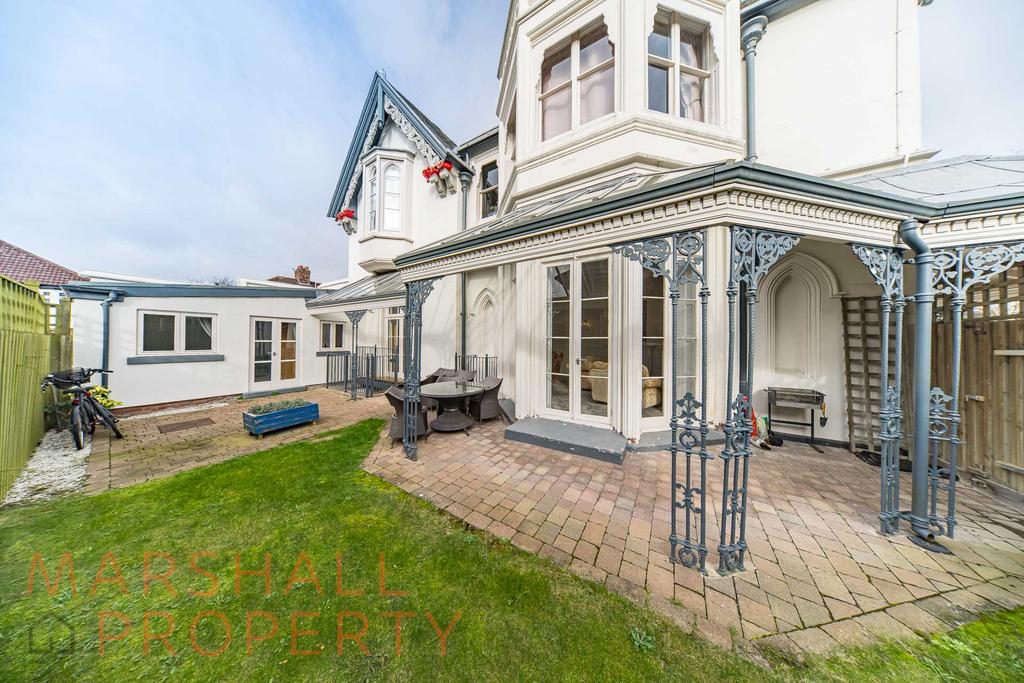 Holmefield Road, Aigburth 2 bed apartment for sale £330,000